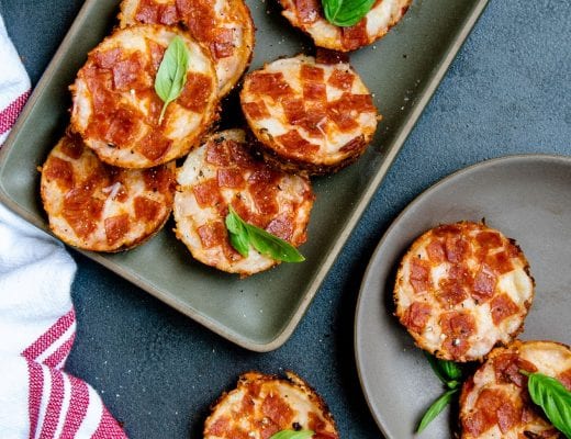 Recipe for keto pizza bites that are fast and easy to make!